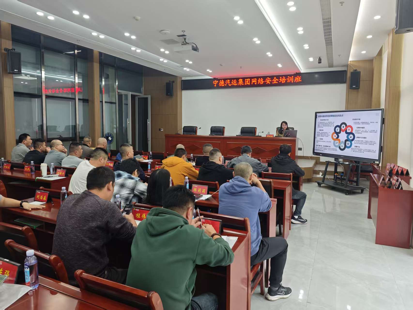 微信图片_20251111160249_118_133.jpg 微信图片_20251111160249_118_133.jpg